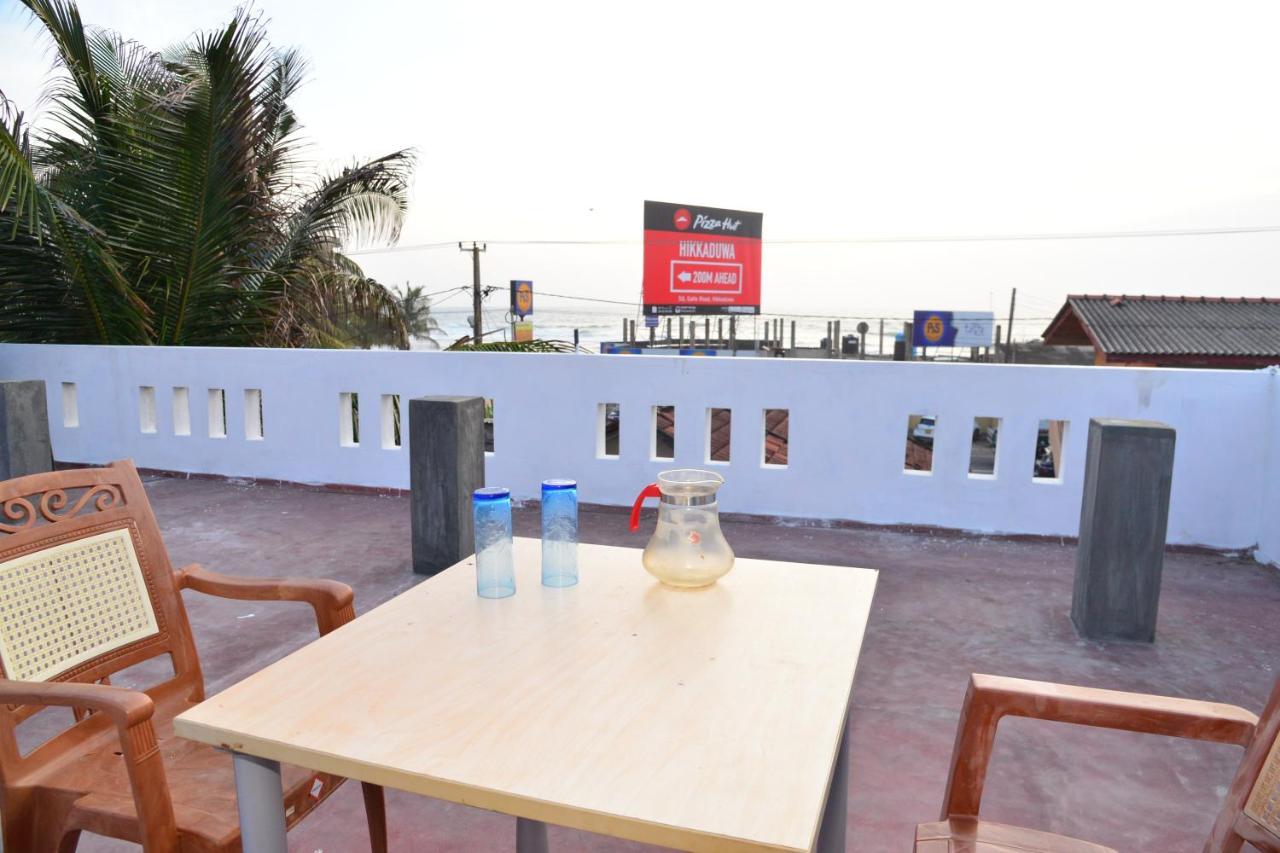 Lucky Beach Front Hostel Hikkaduwa Kültér fotó